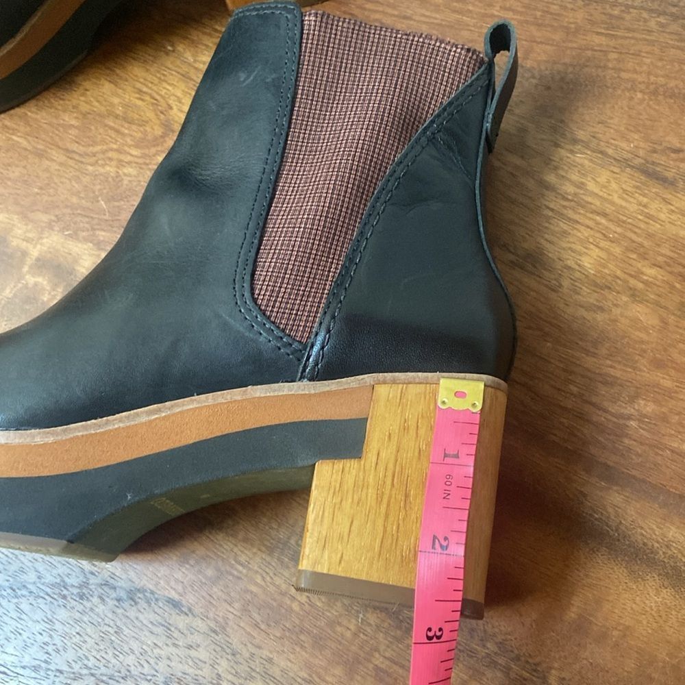 Bernardo Black and Brown Ankle Booties - Picture 9 of 10